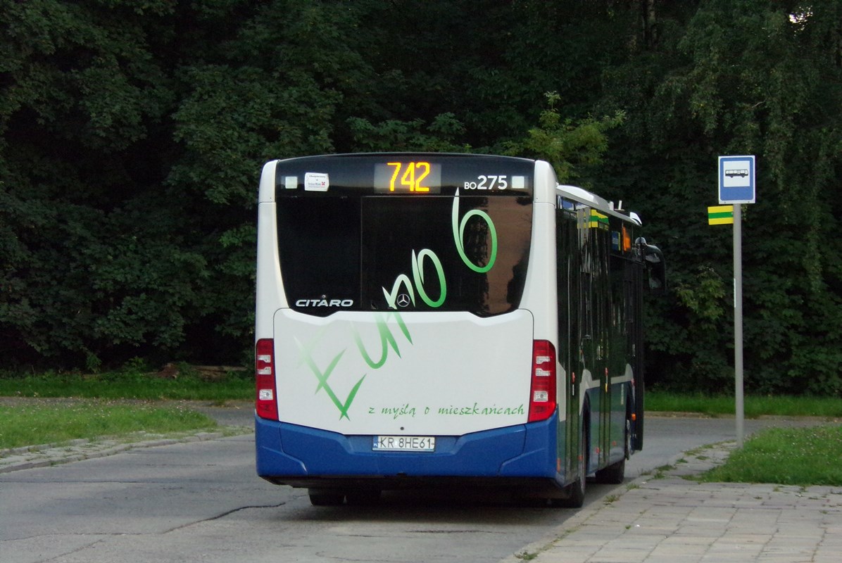 BO275
742 to linia zastępująca tramwaje między zajezdnią Nowa Huta, a pętlą przy Wzgórzach Krzesławickich. Obsługa jednym autobusem MPK.
Słowa kluczowe: O530 BO275 742 Kombinat