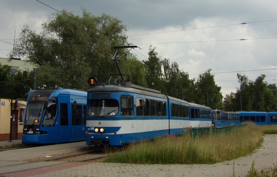 RW149+RB549
Słowa kluczowe: E1 RW149+RB549 9 NowyBieżanówP+R