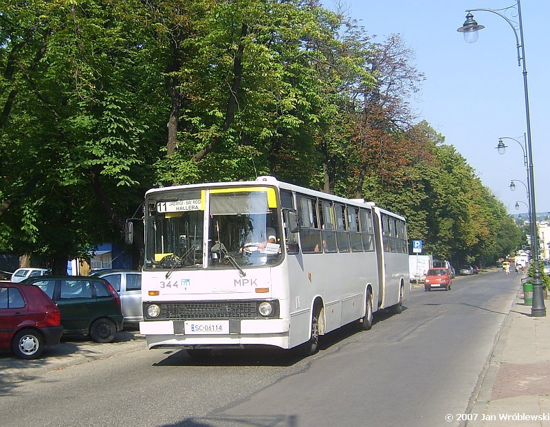 344
Ikarus 280 cały w bieli. Nawet listwy się nie zachowały.
Ikarus 280.26 / Prod. 1985
Słowa kluczowe: IK280 344 11 Częstochowa