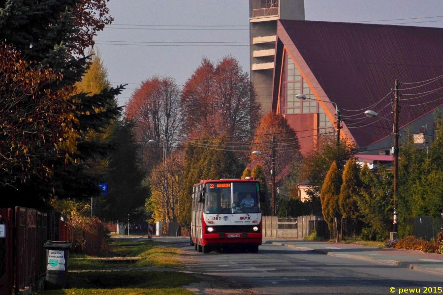 161
Ponoć ostatnie podrygi Ikarusów w Częstochowie, zobaczymy jak to będzie. Na zdjęciu jeden z nich wykonuje wydłużony kurs linii 22, do krańca Łojki.
Słowa kluczowe: IK280 161 22 Częstochowa Drzewna