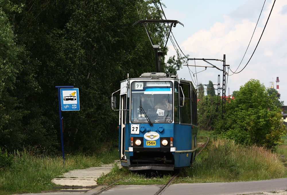 756K
Ex krakowski wagon 756. Dziś ma numer 286 i jest już przemalowany w typowe barwy Tramwajów Śląskich. Przystanek Porąbka Pekińska.
Słowa kluczowe: 105Na 756K 27 Porąbka Pekińska