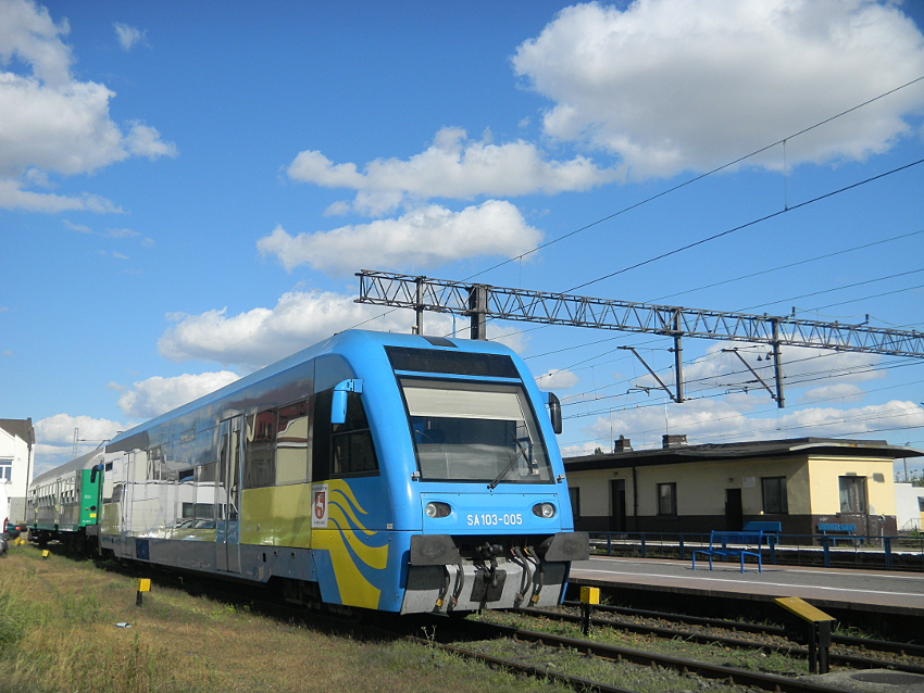 SA103-005
Pesa z lubelskiego oddziału Przewozów Regionalnych odpoczywa na bocznym torze stacji Lublin.
Słowa kluczowe: SA103 SA103-005 Lublin LublinGłówny