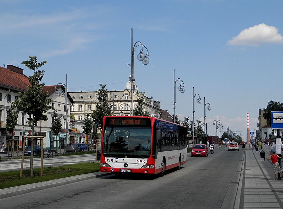 126
Krótki Citaro. MPK ma problemy z niskim taborem gdyż stare many NL często się psują lub są przemalowywane, a mercedesów jest zbyt mało na obsługę tylu brygad. 
Słowa kluczowe: O530 Citaro 126 26 Częstochowa alejaNMP