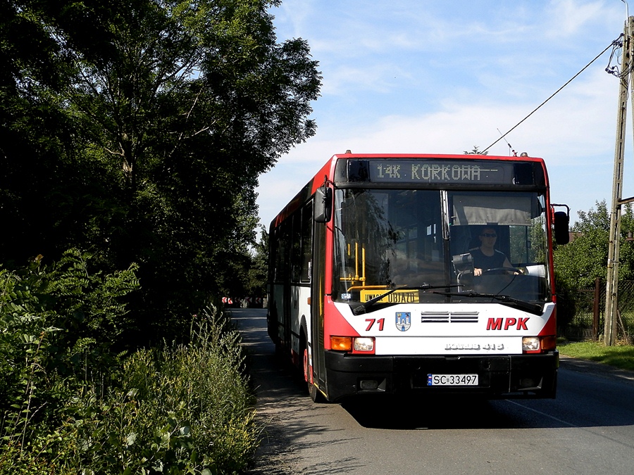 71
Ikarus na klimatycznej linii 14 na trasie skróconej. 
Słowa kluczowe: IK415 71 14K Częsochowa Wypoczynku