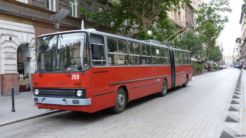 Ikarus 280.94
Mają ok 25 lat i jeszcze nieźle śmigają
Słowa kluczowe: IK280