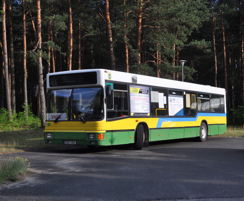 08
Bełchatowski MAN NL222 przywiózł ludzi na teren ośrodka w Warzkowiźnie i odpoczywa oczekując na kurs powrotny.

fot. Rafał Muszczynko
Słowa kluczowe: MAN NL222 08 Warzkowizna Bełchatów