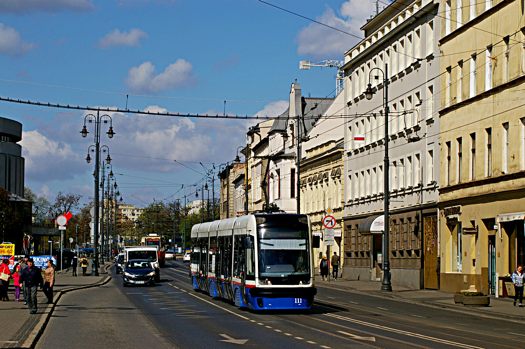 Pesa 122NaB #111
Ten, to mnie prześladuje :D
Porcja bydgoskich tramwajów ode mnie :) 
Słowa kluczowe: 122NaB 111 Focha 5