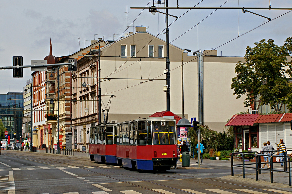 Konstal 805Na #266
Wielką wadą drugich wagonów jest to, że zwykle mają bardzo mało zdjęć.
Słowa kluczowe: 805Na 266 Dworcowa 8