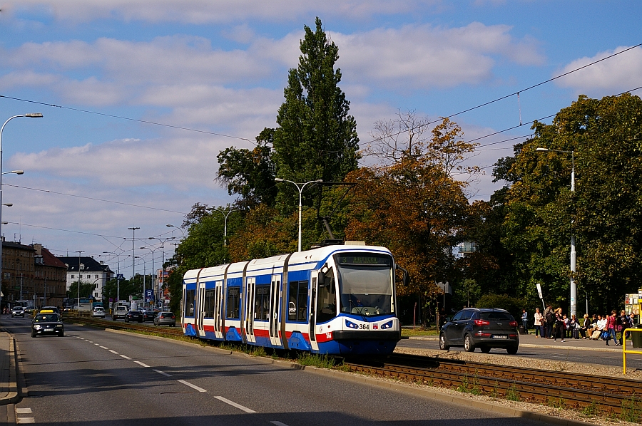 Pesa 122N #364
4 marca 2008r. zapisał się na kartach historii Bydgoszczy za sprawą debiutu liniowego pierwszego niskopodłogowego tramwaju w tym mieście. Rzecz jasna była to Pesa z rodziny Tramicus.
Słowa kluczowe: 122N 364 Jagiellońska 3