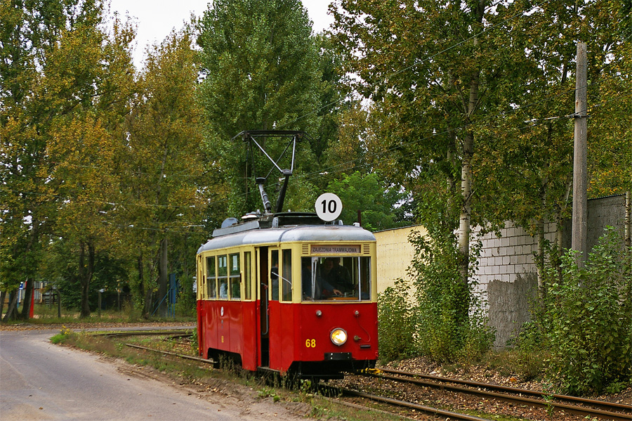 Konstal 5N #68
Widoczny wagon, to najmłodszy czynny bydgoski zabytek (rok produkcji - 1960r.).
Słowa kluczowe: 5N 68 Toruńska 