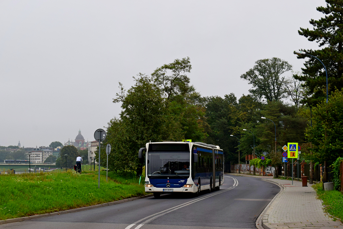 Mercedes-Benz O530G II DC727
Słowa kluczowe: Kraków Tyniecka DC727 linia112