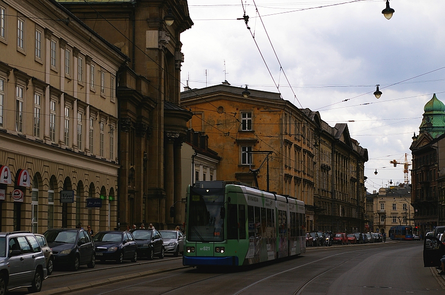 Bombardier NGT6-2 #2021
Bombardier drugiej wersji dojeżdża do przystanku Wawel w kierunku Krowodrzy Górki.
Słowa kluczowe: NGT6-2 2021 RP621 Stradomska 18