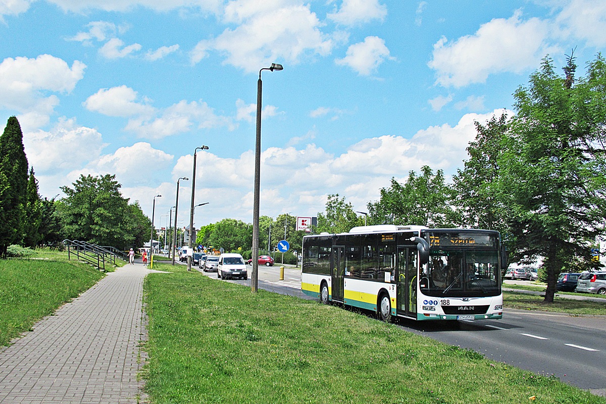 MAN NL293 Lion`s City GCH 65160
Chojnice, ul. Obrońców Chojnic.
Słowa kluczowe: MZK_Chojnice