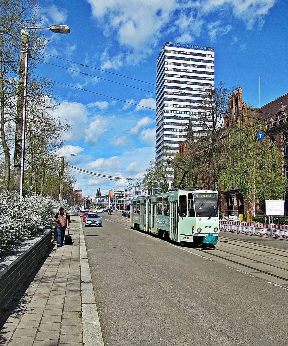 Tatra KT4D #210
Frankfurt (Oder), Lindenstraße.
Słowa kluczowe: SVF