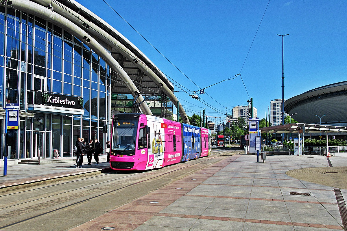 Pesa 2012N #826
Katowice, rondo Gen. Jerzego Ziętka. 
Słowa kluczowe: GOP