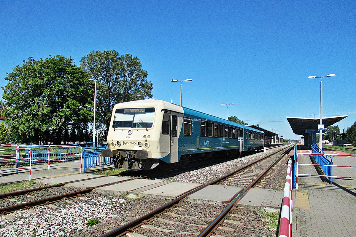 VT 928 633
Linke-Hofmann-Busch jako pociąg osobowy relacji Grudziądz - Toruń Główny rusza ze stacji Chełmża. 
Słowa kluczowe: Arriva_Toruń