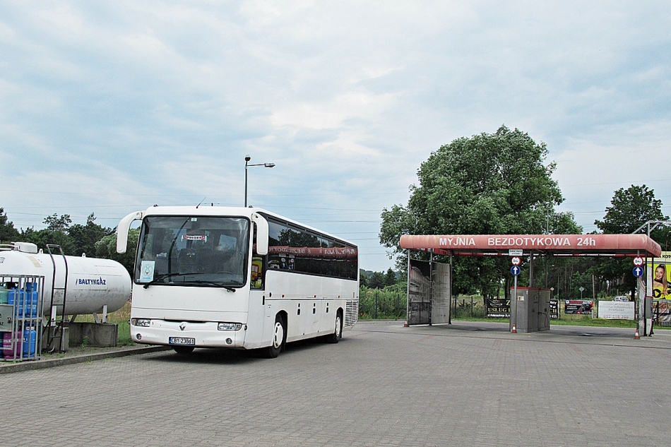 Renault Iliade CBY 23861
Koronowo, stacja paliw PSP przy ul. Karola Pomianowskiego. 
