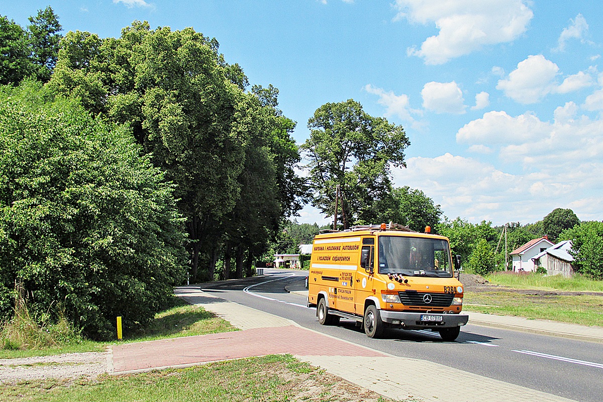 Mercedes-Benz Vario CB 078AE
Stare Osieczno, DK 22. Bydgoski pogot na gościnnych występach na granicy województw: lubuskiego i wielkopolskiego. 
Słowa kluczowe: PKS_Bydgoszcz pogot