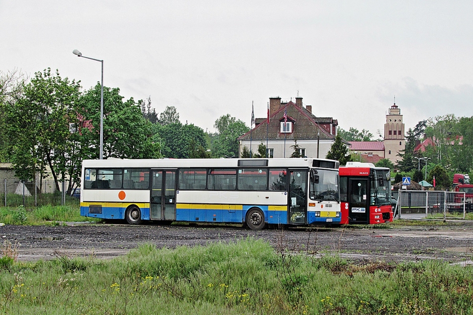 Mercedes-Benz O407 CB 648CM
Świecie, nowa baza placówki terenowej bydgoskiego PKS-u przy ul. Chełmińskiej.
Słowa kluczowe: PKS_Bydgoszcz zajezdnia