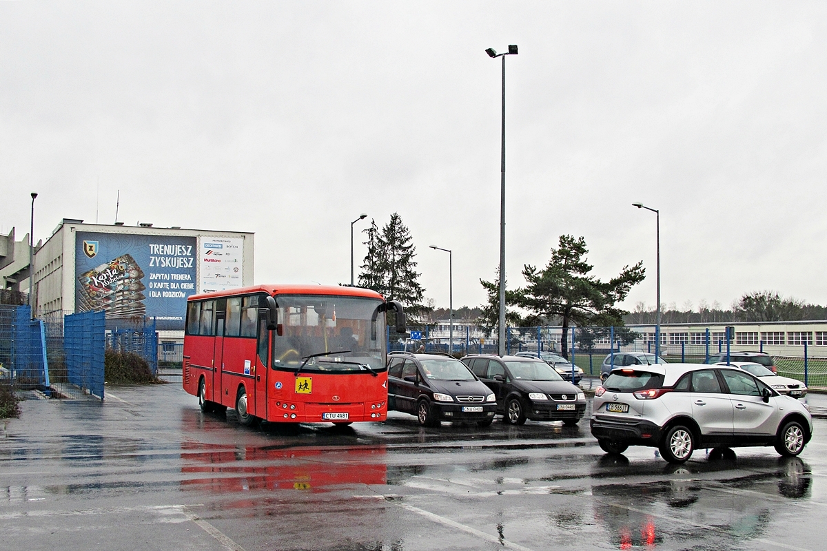 Autosan AL9.03A CTU 4A81
Bydgoszcz, parking Stadionu Miejskiego klubu Zawisza Bydgoszcz przy ul. Gdańskiej. 
Gimbus z Urzędu Gminy Gostycyn na gościnnych występach w stolicy województwa. 


Słowa kluczowe: szkolny