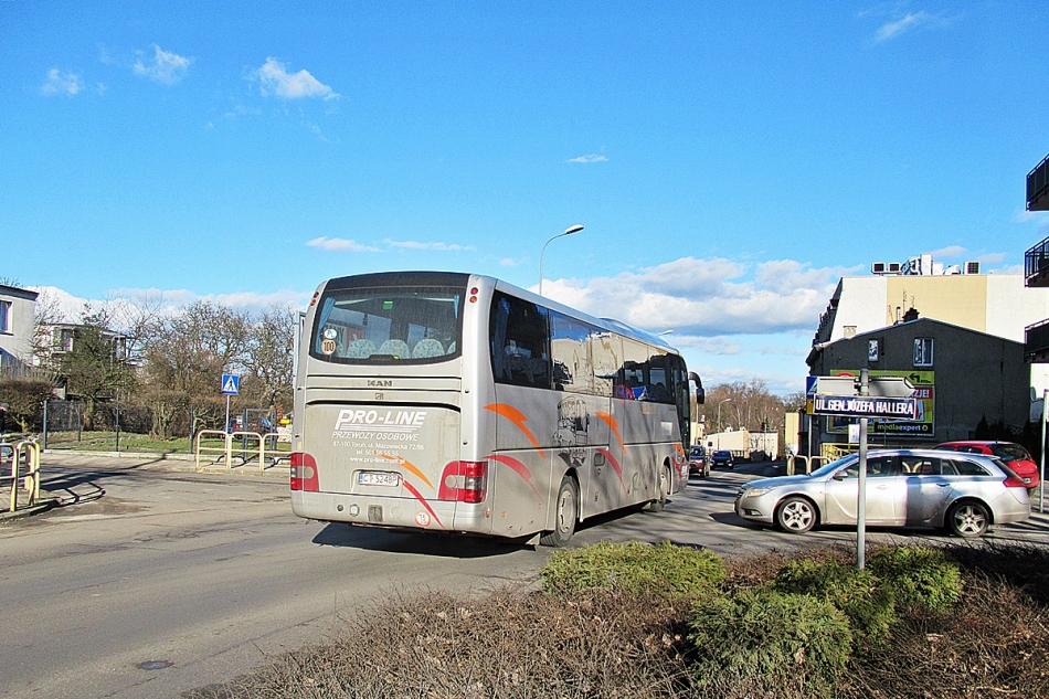 MAN RHC444 Lion`s Coach CT 5248P
Chełmża, ul. Adama Mickiewicza. 
