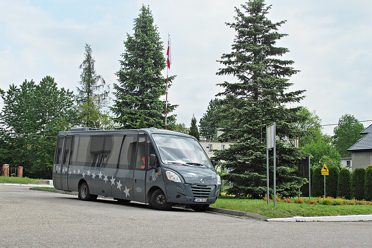 Iveco Daily 70C17 / Kapena Thesi CWA 3K68
Świecie nad Osą, parking pod Urzędem Gminy. 
