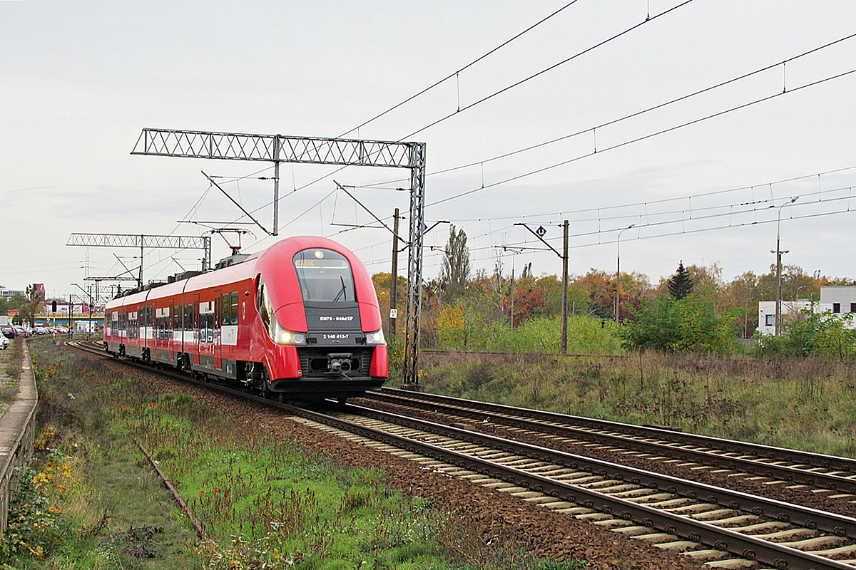 EN76-048
Elfik jako R51210 Kujawiaczek relacji Bydgoszcz Główna - Kutno chwilę po opuszczeniu stacji początkowej. 
