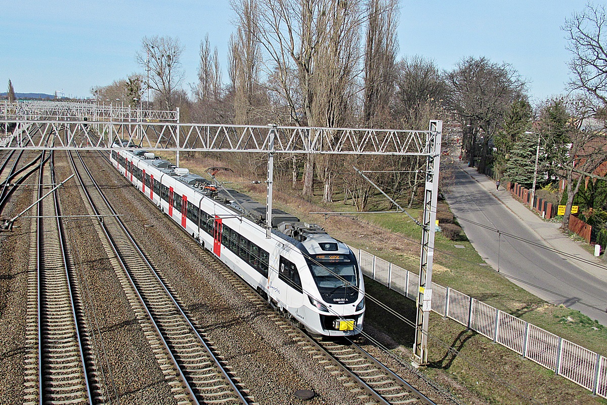 EN90-001
Impuls jako R58223 relacji Elbląg - Słupsk opuszcza stację Pruszcz Gdański. 
