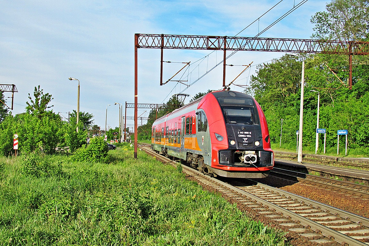 EN96A-004
Krótki Elf jako R55651 relacji Toruń Główny - Bydgoszcz Główna zostawia za sobą stację Toruń Kluczyki. 
