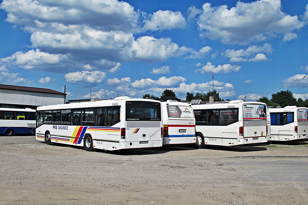 Mercedes-Benz O345Ü GCH 98046
Chojnice, zajezdnia PKS przy ul. Michała Drzymały. 
 Jak co roku w wakacje pojawiły się długo nie widziane na bazie sprzęty kursujące i stacjonujące na co dzień w powiecie chojnickim i tucholskim. Tytułowy wóz, ex-gryfickie Conecto odpoczywa od obsługi zamkniętych przewozów szkolnych na terenie gminy Kęsowo. 
Słowa kluczowe: MZK_Chojnice zajezdnia