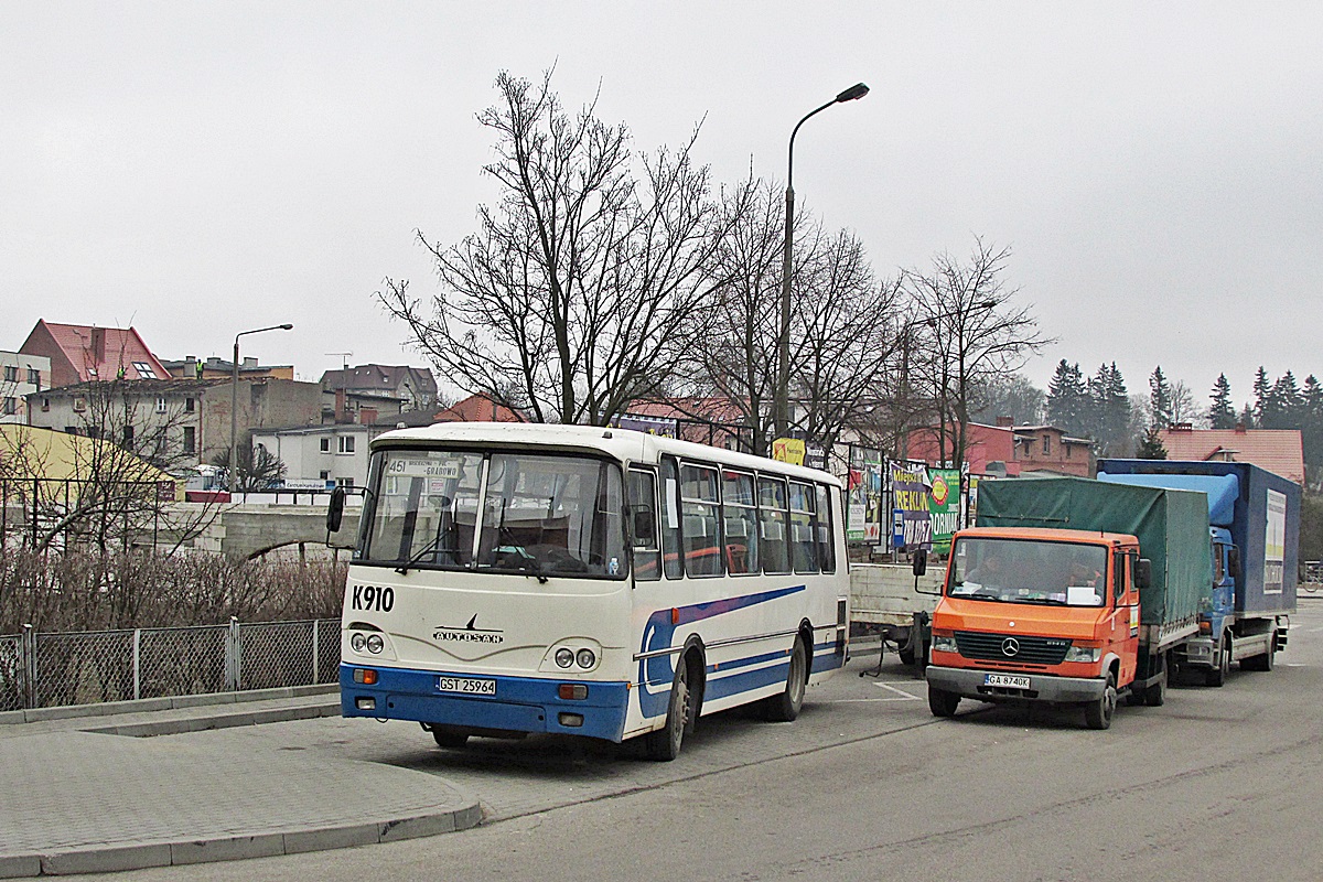 Autosan H9-21 GST 25964
Kościerzyna, ul. Ogrodowa.
Słowa kluczowe: PKS_Starogard