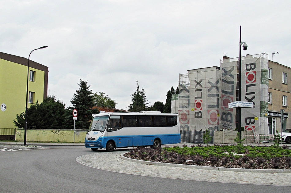 Autosan H7-10.06 GST GK26
Starogard Gdański, rondo Pamięci Pomordowanych w Lesie Szpęgawskim.
Słowa kluczowe: PKS_Starogard