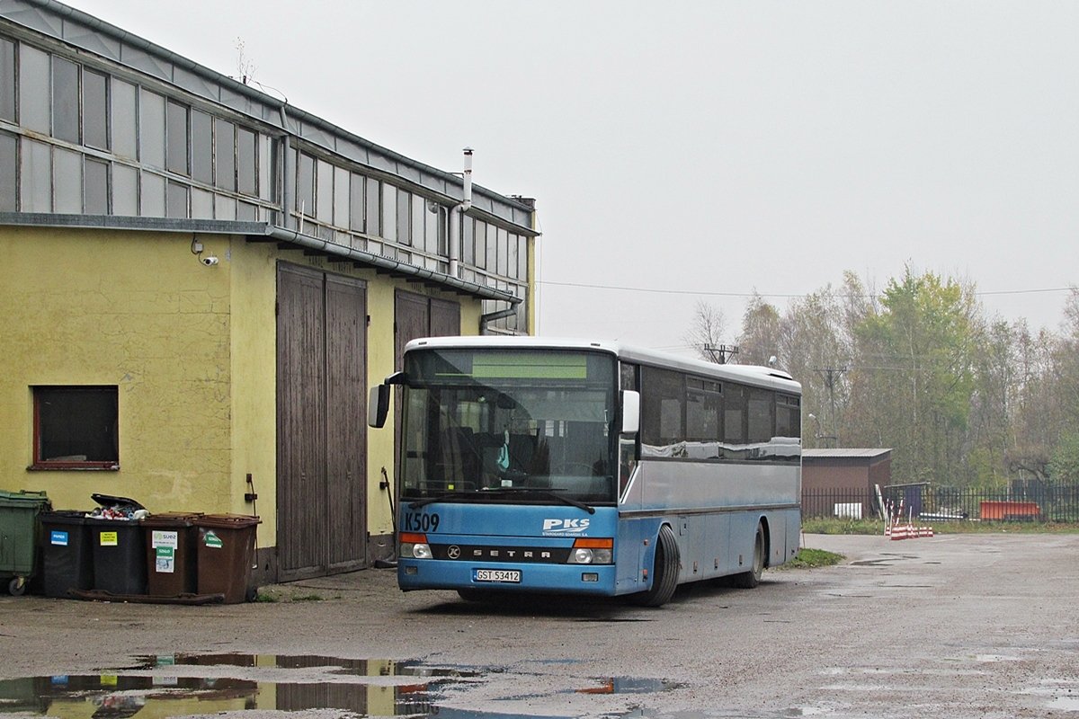 Setra S315 UL K509
Kościerzyna, baza placówki terenowej PKS-u Starogard Gdański przy ul. Drogowców. 
Słowa kluczowe: PKS_Starogard zajezdnia