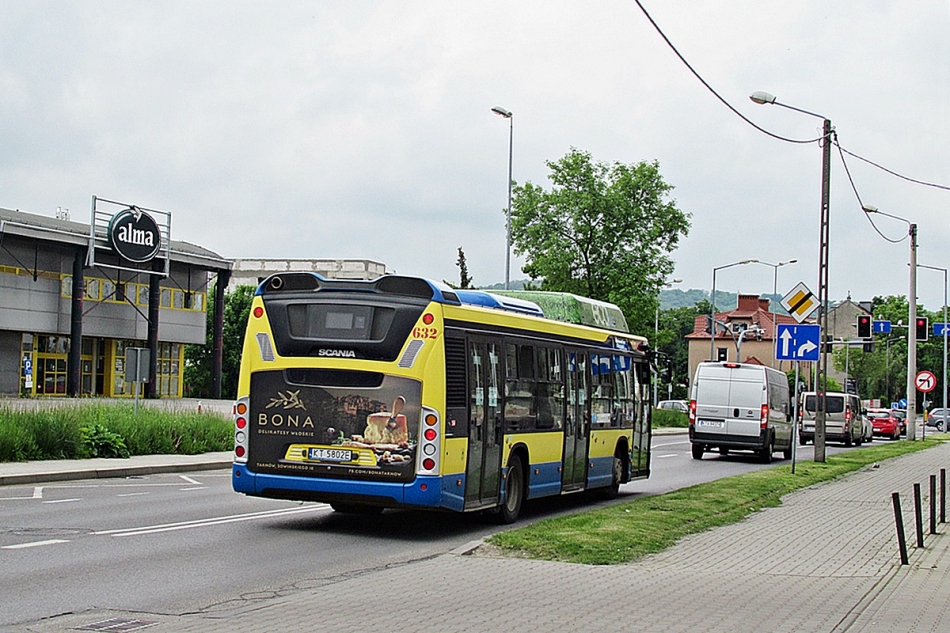 Scania CN280UB 4x2 EB CNG KT 5802E
Tarnów, ul. Jarosława Dąbrowskiego. 
Słowa kluczowe: MPK CNG