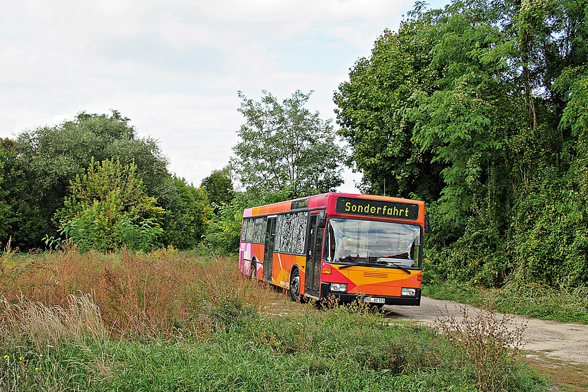 Mercedes-Benz O405N2 MOL-BC 555
Seelow, Am Bahnhof.
