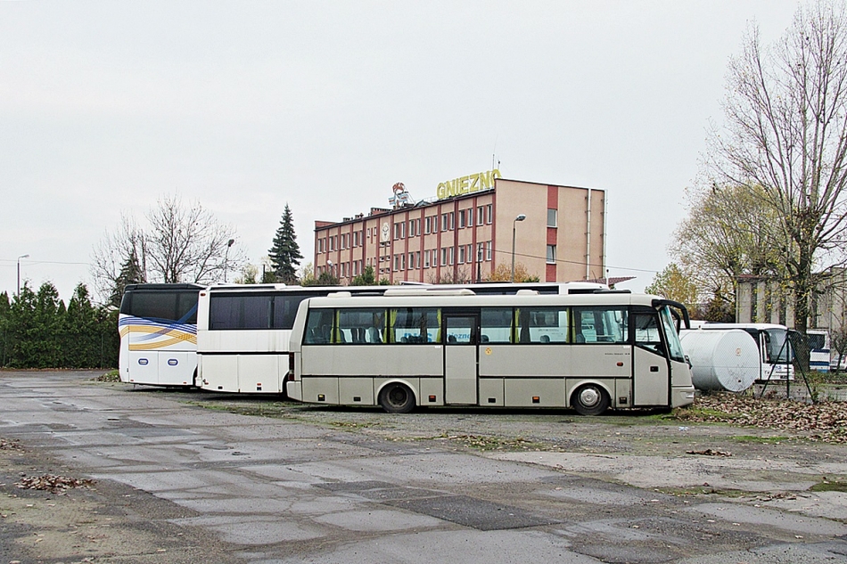 Solbus C9,5 PGN 29LX
Gniezno, baza miejscowego PKS-u przy ul. Kolejowej.
Słowa kluczowe: PKS