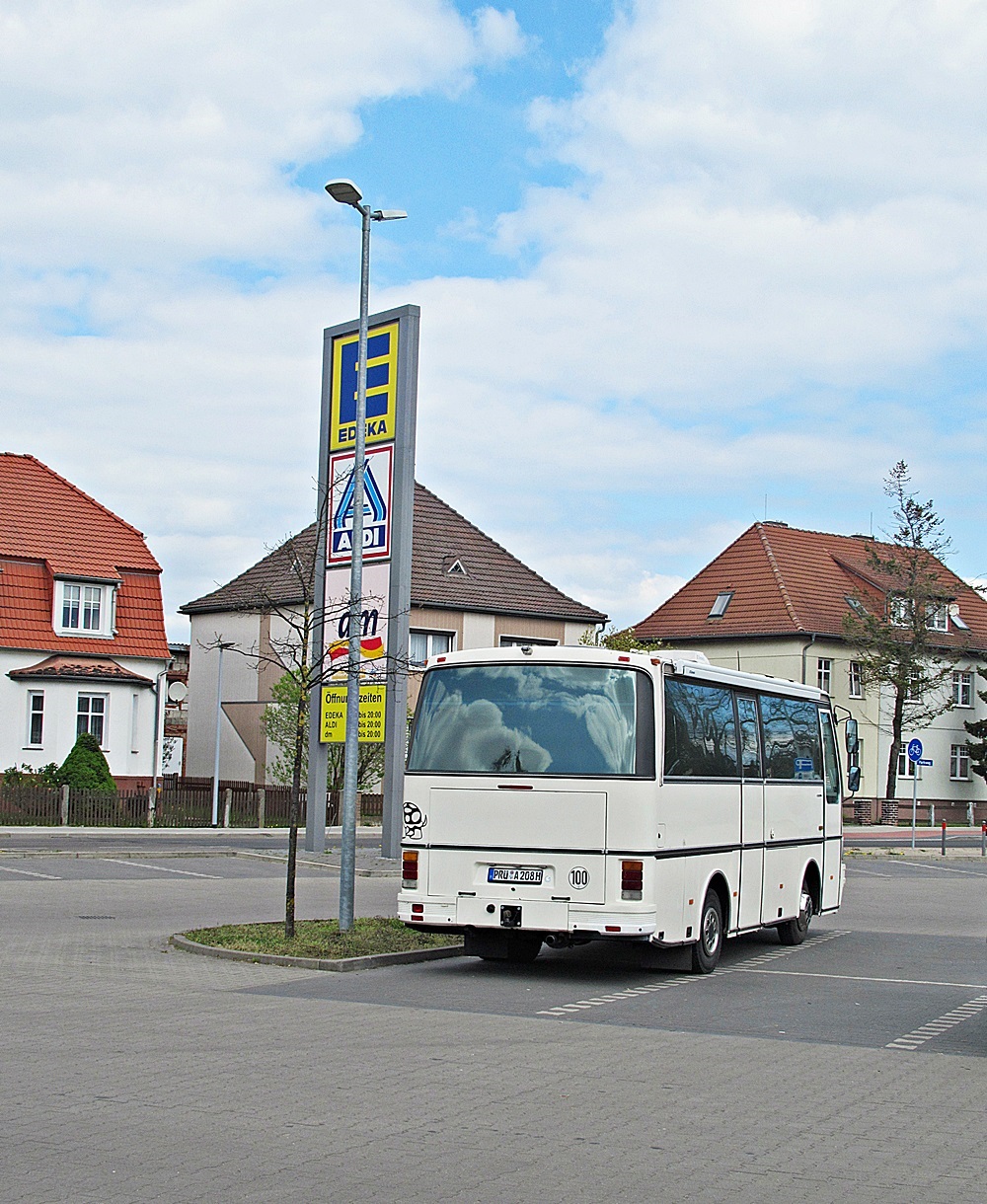 Setra S 208 H PRU-A208 H
Ueckermünde, Belliner Straße.
