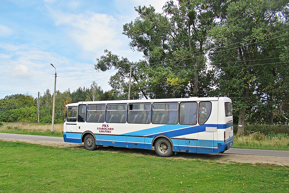 Autosan H9-21.41 GST 26TC
Osiek, ul. Wyzwolenia.
Słowa kluczowe: PKS_Starogard