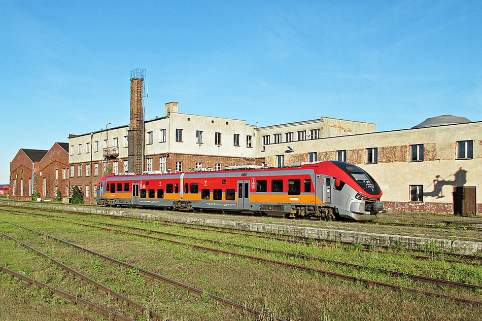 SA139-022
Link jako Regio 50779 relacji Tczew - Chojnice wjeżdża na stację końcową.
