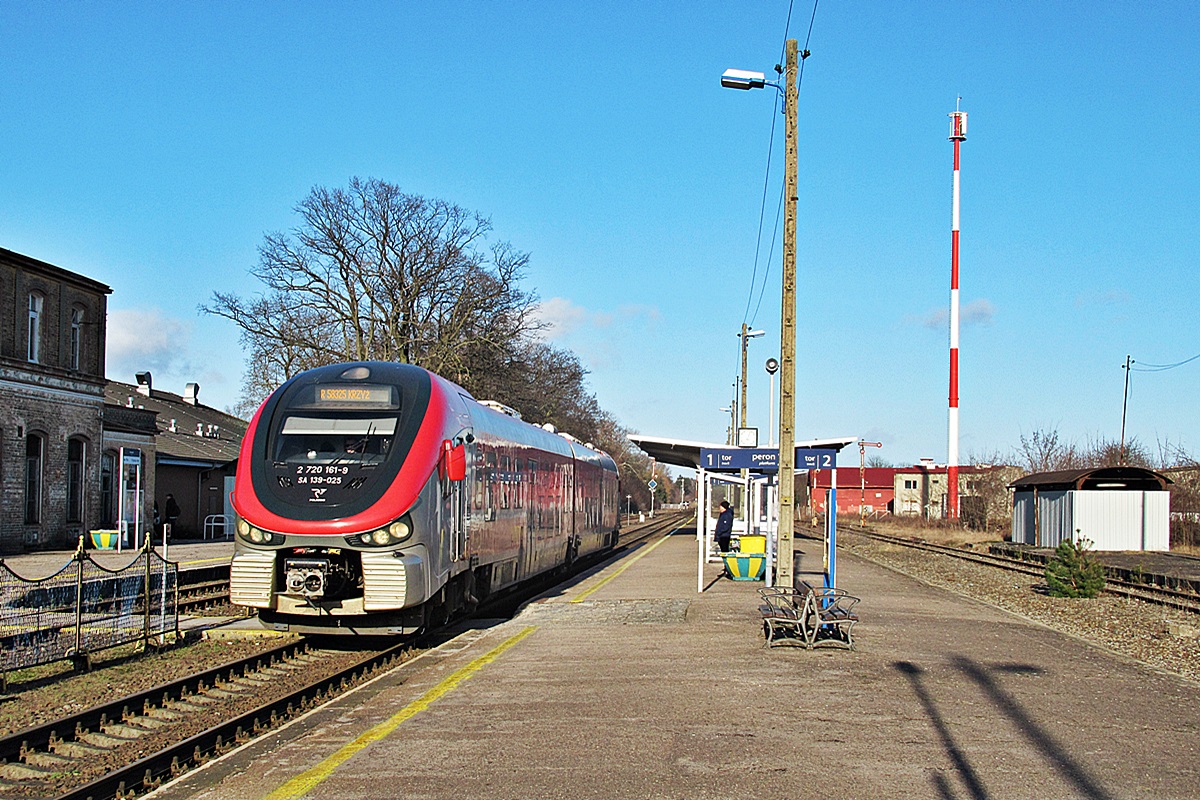 SA139-025
Link jako R58325 relacji Chojnice - Krzyż Wielkopolski rusza ze stacji Złotów. 
