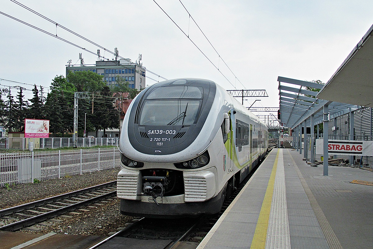 SA139-003
Pesa w peronach stacji Zielona Góra chwilę po przyjeździe z Frankfurtu nad Odrą. 
