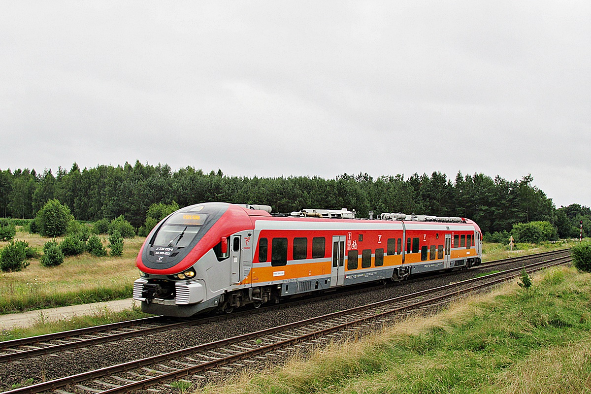 SA139-022
Rekin jako R50712 relacji Chojnice - Tczew opuszcza stację Zblewo. 
