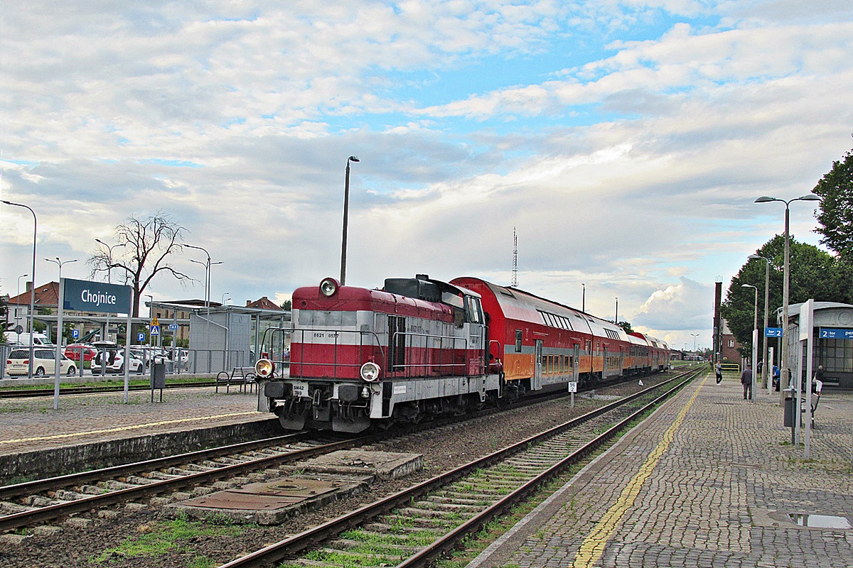 SM42-349
Stonka po przyprowadzeniu pociągu R55314/5 Tur relacji Hel - Chojnice odpoczywa na stacji końcowej. 
Słowa kluczowe: 55314