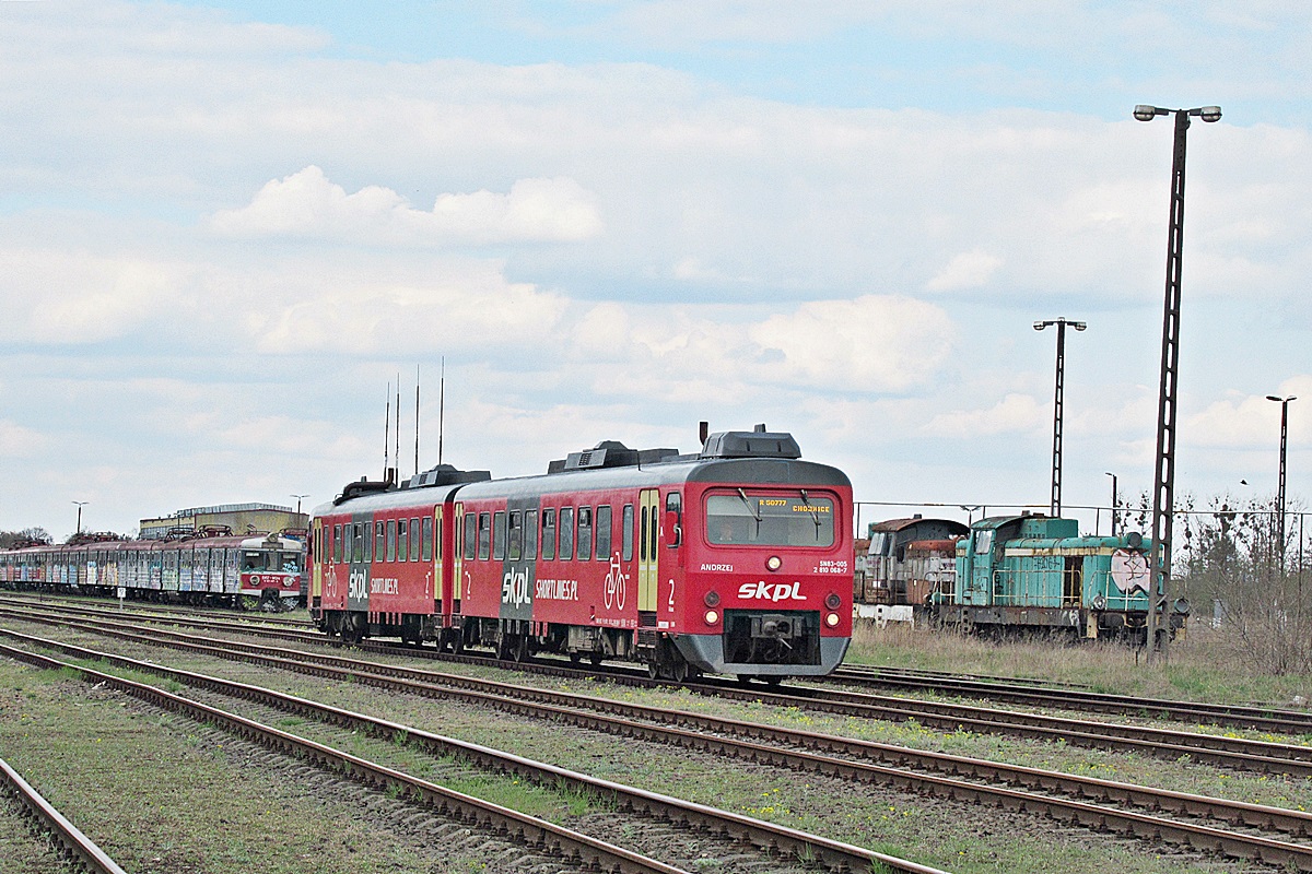 SN83-005
Andrzej jako R50777 relacji Tczew - Chojnice wjeżdża na stację końcową. 
