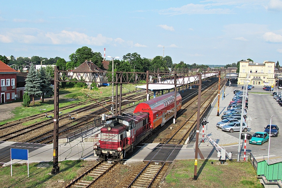 SU42-502
Zaszynobus jako Regio 58327 relacji Chojnice - Krzyż Wielkopolski opuszcza stację Piła Główna. 
