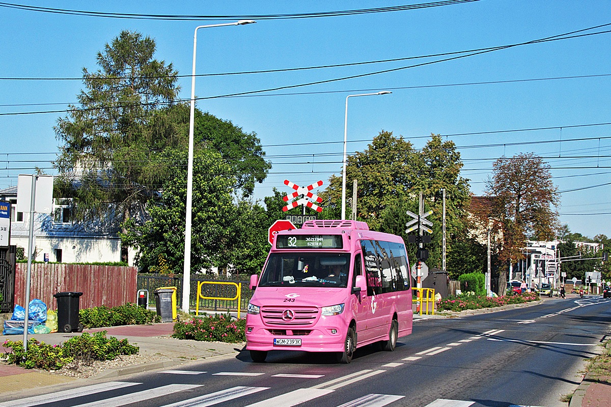 Mercedes-Benz 517 CDI / Mercus MB Sprinter City
Grodzisk Mazowiecki, ul. Nadarzyńska.
Słowa kluczowe: PKS