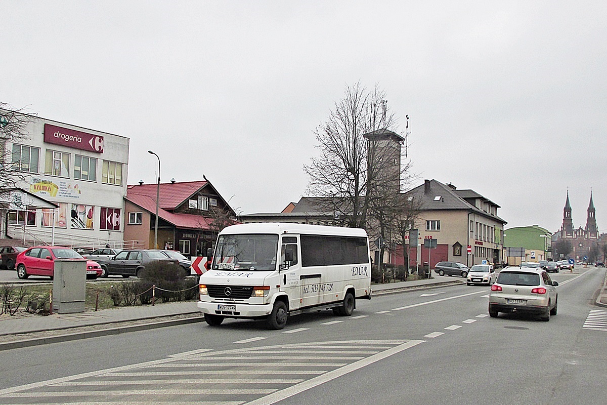 Mercedes-Benz 612 D WOS 17749
Myszyniec, plac Wolności.
