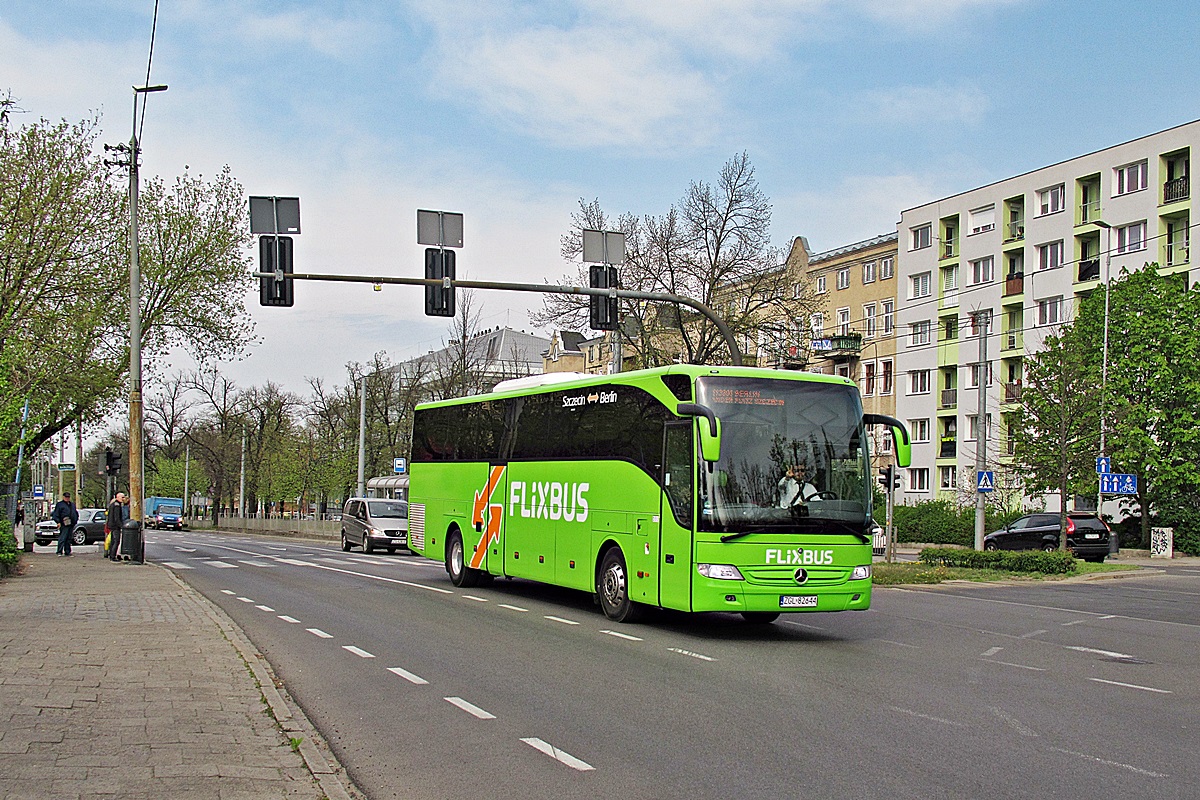 Mercedes-Benz Tourismo 16RHD/2 ZGL 82644
Szczecin, al. Piastów.
 Również pozdrawiam :) 
