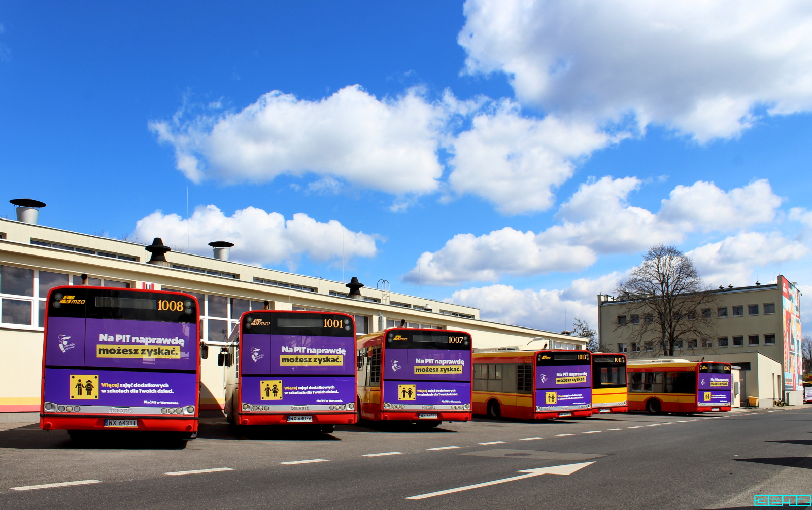 1008, 1001, 1007, 1013, 1011
Maluchy.
Słowa kluczowe: SU10 1008 1001 1007 1013 1011 ZajezdniaOstrobramska 2022