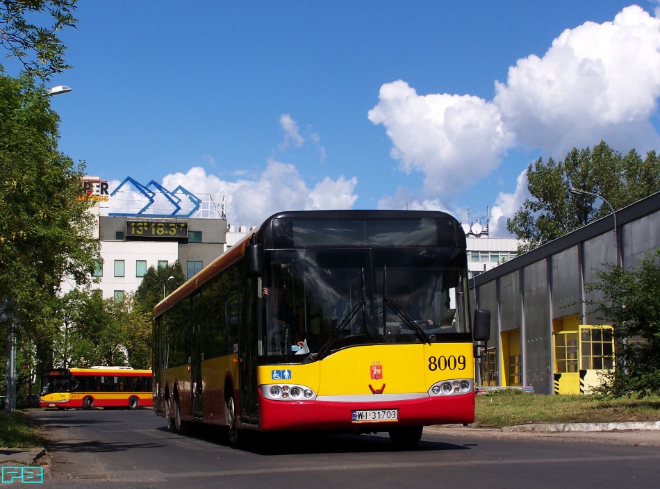 1014, 8009
Hala OT już z nową elewacją i dwoma bramami.
Słowa kluczowe: SU10 1014 SU15 8009 ZajezdniaOstrobramska 2014